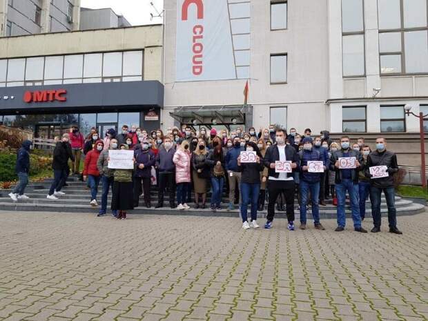 В Беларуси началась общенациональная забастовка. Что там происходит?
