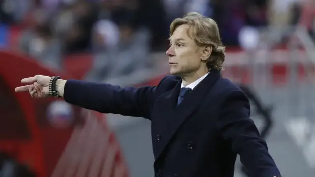 Экс-футболист сборной Кузнецов призвал поддержать Карпина после поражения от Хорватии