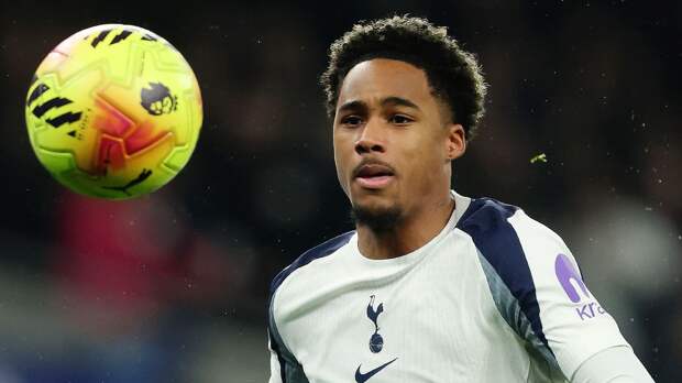 «Тоттенхэм» потерял футболиста из-за разрыва крестообразной связки колена