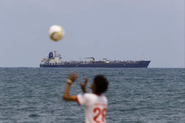 Белый дом допустил новые поставки нефти на Кубу на фоне прибытия танкера из РФ