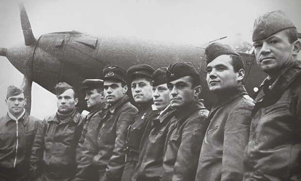 «Тщетны были призывы фюрера»: воспоминания маршалов и лётчиков об освобождении Крыма в 1944-м