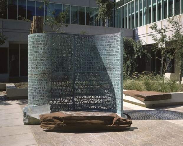 Криптос: какое тайное послание скрывает скульптура возле главного офиса ЦРУ?