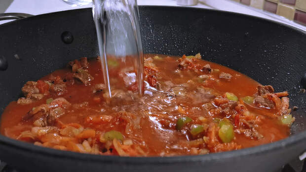 Тарелки вымакиваем насухо и съедаем до последлней капли. Мясной суп с домашней лапшой по-восточному, очень вкусно и совсем несложно