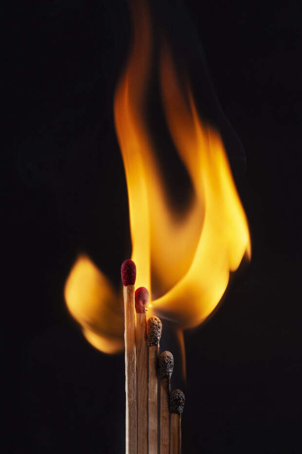 Месси больше не кумир: в Иране дети жгут футболки легенды футбола