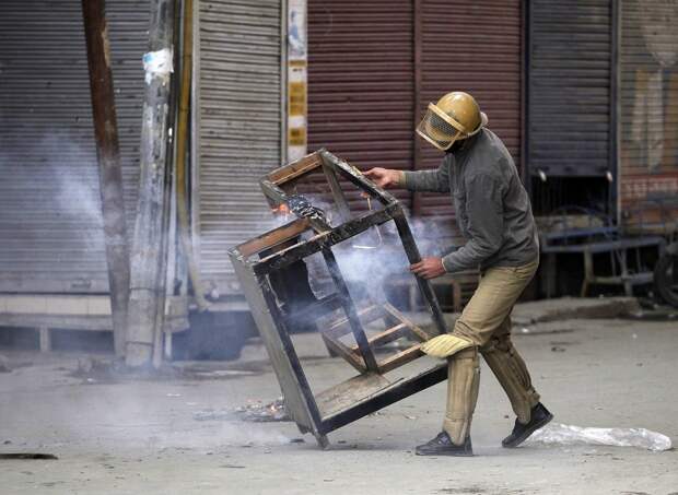 everyday-life-of-india-photography-artnaz-com-32