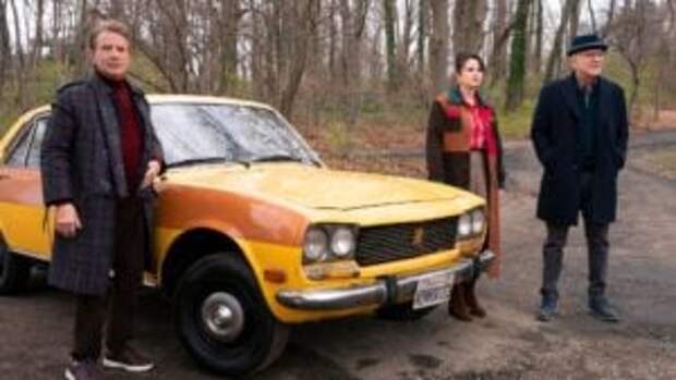 The trio investigates Sazz's murder.