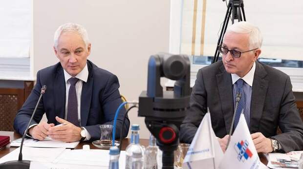 Глава Российского союза промышленников и предпринимателей Александр Шохин заявил о необходимости соблюдать в 2023 году баланс между наполнением бюджета и стимулированием экономики