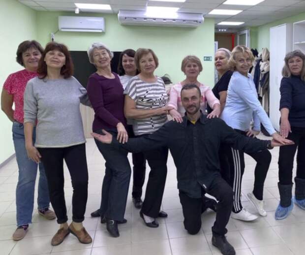 Танцы, квизы и новые знакомства: свыше 350 крымских пенсионеров бодро провели время в январе