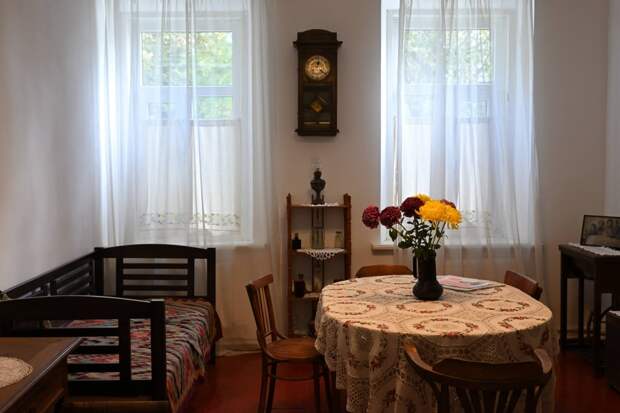 Глава Адыгеи Мурат Кумпилов посетил дом Евгения Шварца