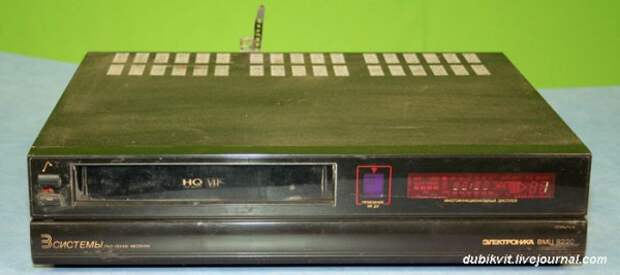 Следующая модель видеомагнитофона «Электроника ВМЦ-8220» 1987 года Следующая модель видеомагнитофона «Электроника ВМЦ-8220» 1987 года техника ссср, электроника