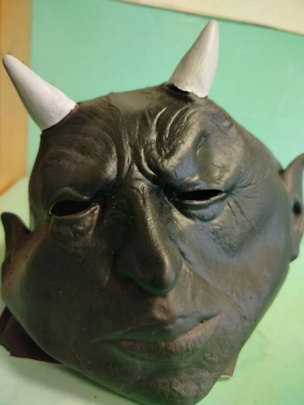 Жителя Тулы арестовали из-за карнавальной маски, надетой во время крестного хода