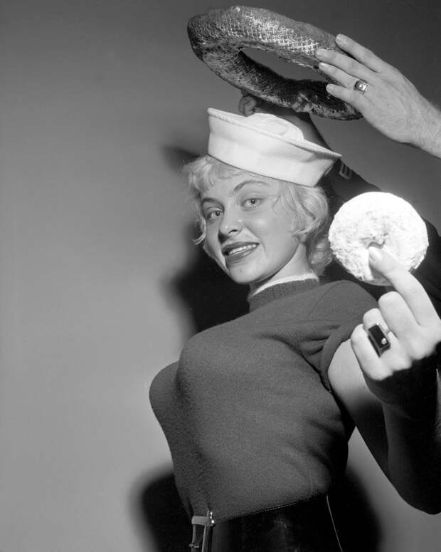 17. Королева Пончиков, 1957 конкурс, королева, красота