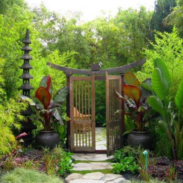 creative-use-large-pots-and-containers-in-garden1-1