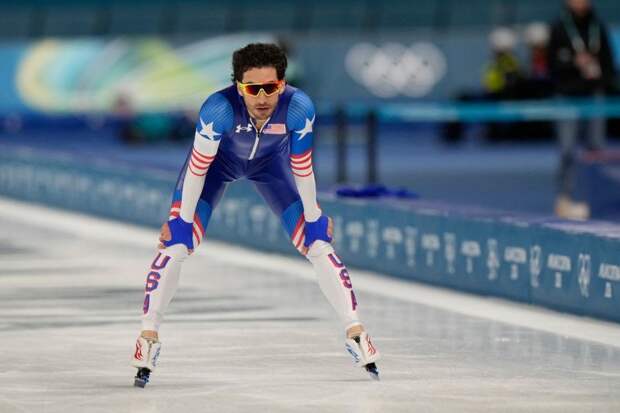 Конькобежца из США поймали на любви к российским йогуртам на Олимпиаде