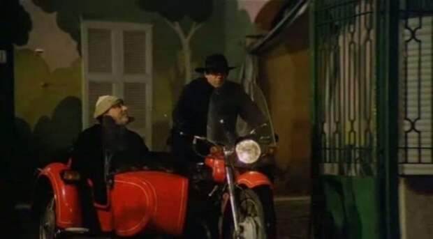Адриано Челентано и его мотоцикл из СССР