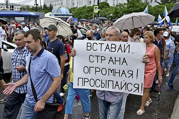 Начни клеймить режим и ты - уже кумир тусовки в лучах всеобщего внимания