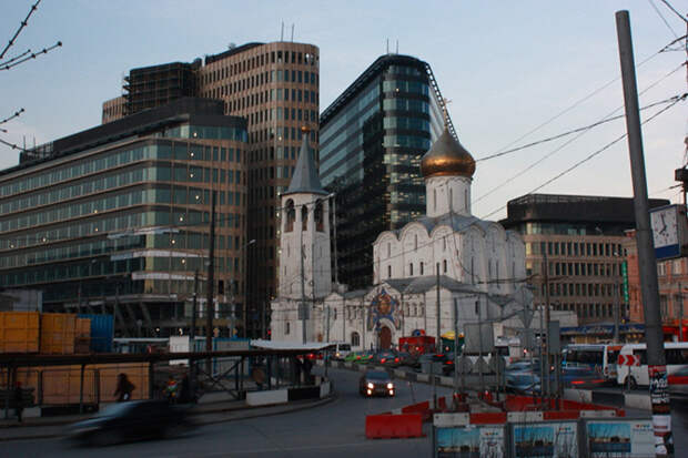 Москва контрастная: смешение архитектурных стилей города