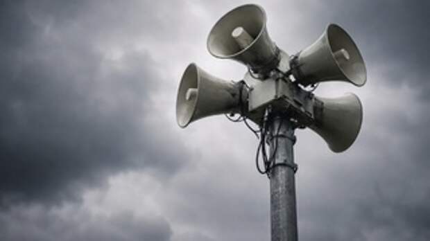 Громкоговорители / Сирены / Изображение сгенерировано ИИ ChatGPT / amic.ru