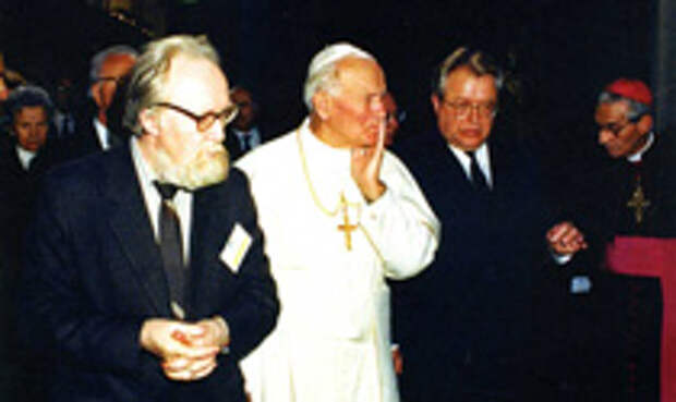 Папа Римский Иоанн Павел II на открытии выставки «Русские иконы в Ватикане». 1989 г.