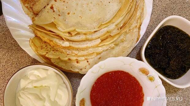 Россияне назвали любимые начинки для блинов