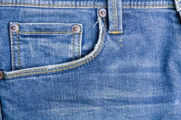 Маленькая, но важная деталь: для чего нужны заклепки на карманах джинсов