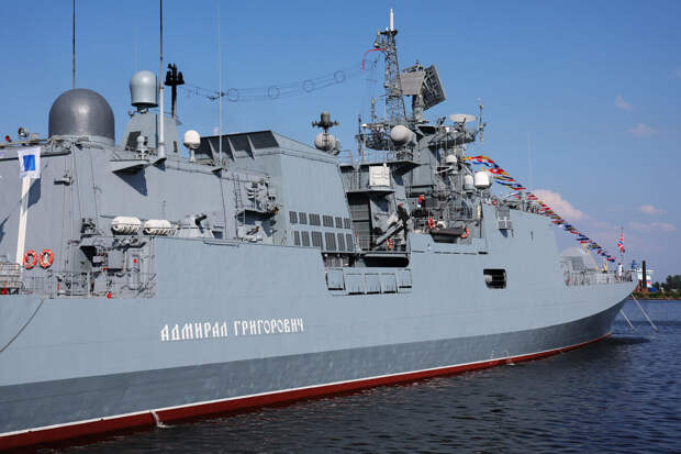 The Telegraph: фрегат "Адмирал Григорович" провел два судна через Ла-Манш