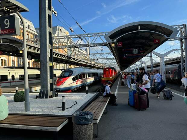 Билеты на поезда между Петербургом и Москвой подешевеют до 1961 рубля