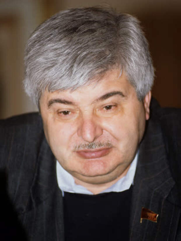 Гавриил Попов