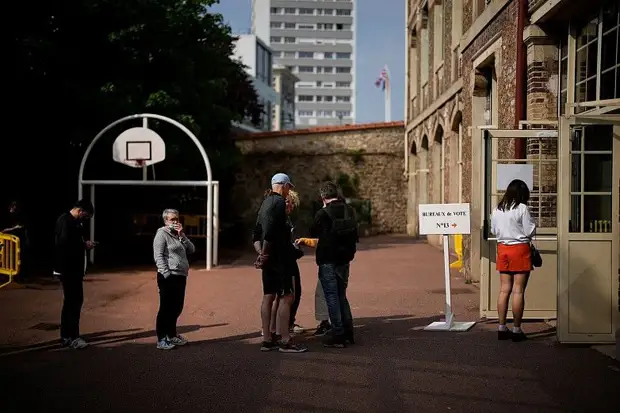 Второй тур президентских выборов во Франции: фотогалерея