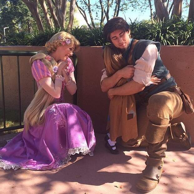 Мама делать для дочки костюмчики для посещения Disney World Мама делать для дочки костюмчики для посещения Disney World