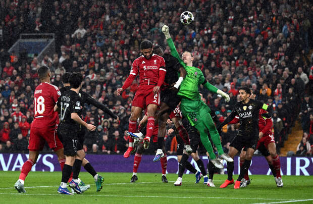 В ПСЖ восхитились игрой Сафонова в матче Лиги чемпионов с «Ливерпулем»