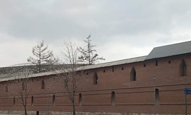 Китайгородский переулок. Сохранившаяся часть Китайгородской стены. Фото автора