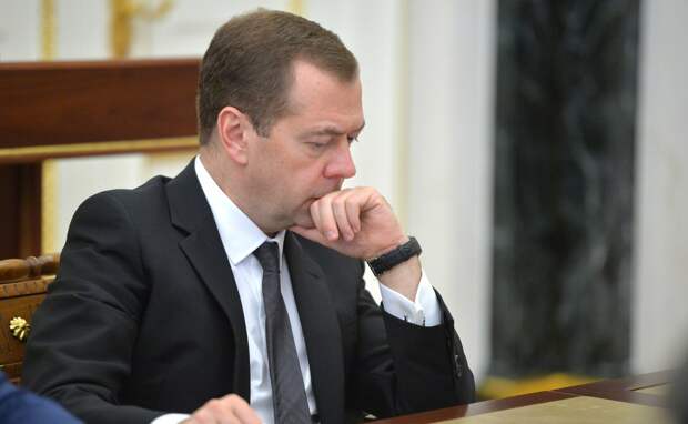 Медведев объяснил Украине последствия отказа от предложения Путина: "Это будет не в пользу Киева"