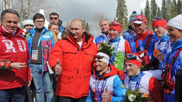 Зачем Путин отпустил спортсменов России под нейтральным флагом?