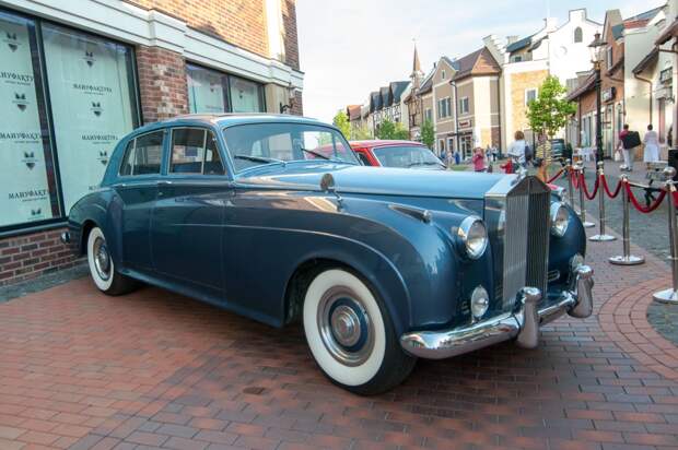 Rolls-Royce Silver Cloud выставка, олдтаймер, ретро автомобили