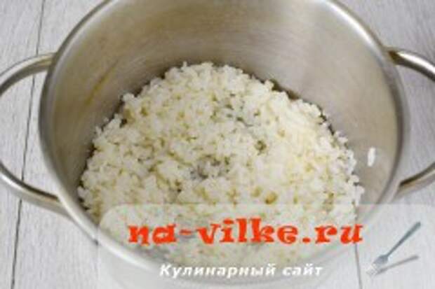 Салат Вкусная корзинка – с печенью трески и рисом