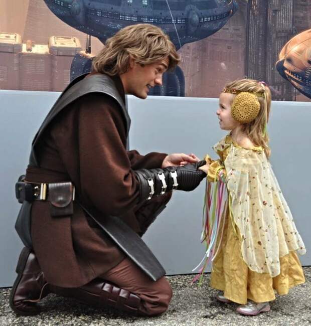 Мама делать для дочки костюмчики для посещения Disney World Мама делать для дочки костюмчики для посещения Disney World