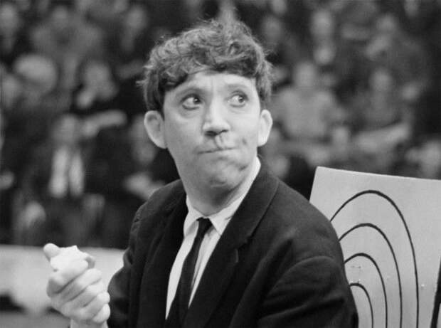 Юрий Никулин на репетиции в 1962 году. Юрий Никулин на репетиции в 1962 году