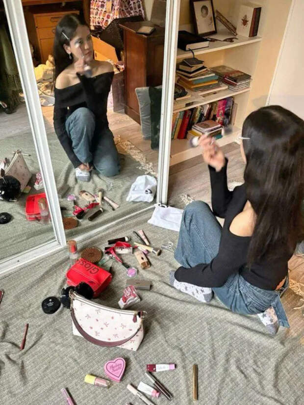 Модный тренд или становление личности: почему подростки выбирают эстетику Messy girl