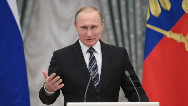 Президент России Владимир Путин поздравил женщин с 8 марта