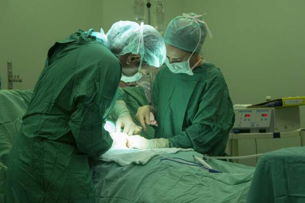 Впервые в Самаре была проведена уникальная операция по реконструкции нижней челюсти с использованием титанового эндопротеза