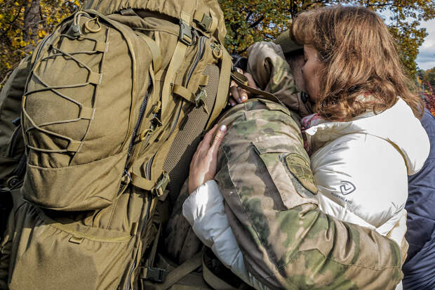 Ритуалы с духами, защитные амулеты и реквиемы на заказ. Кто и как наживается на спецоперации и близких военных в тылу