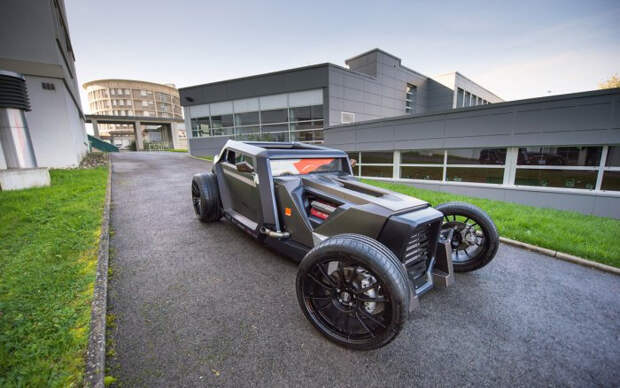 Французская студия «ESPERA Sbarro Montbeliard» представила свой новый концепт-кар Sbarro Eight HOTROD (15 фото) Новый концепт-кар Sbarro Eight HOTROD