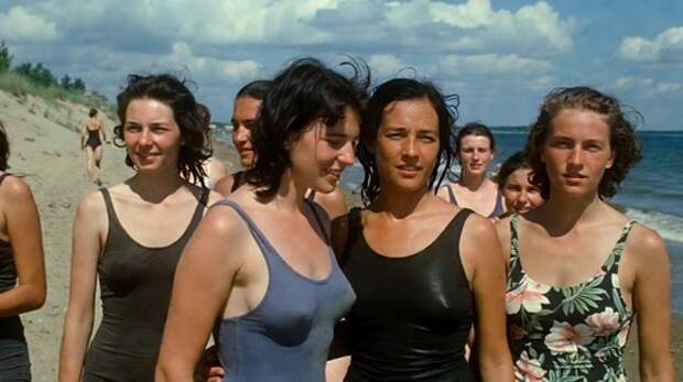 Почему в СССР девушки в 22 года галопом бежали в ЗАГС, а современные тянут до 30 лет.