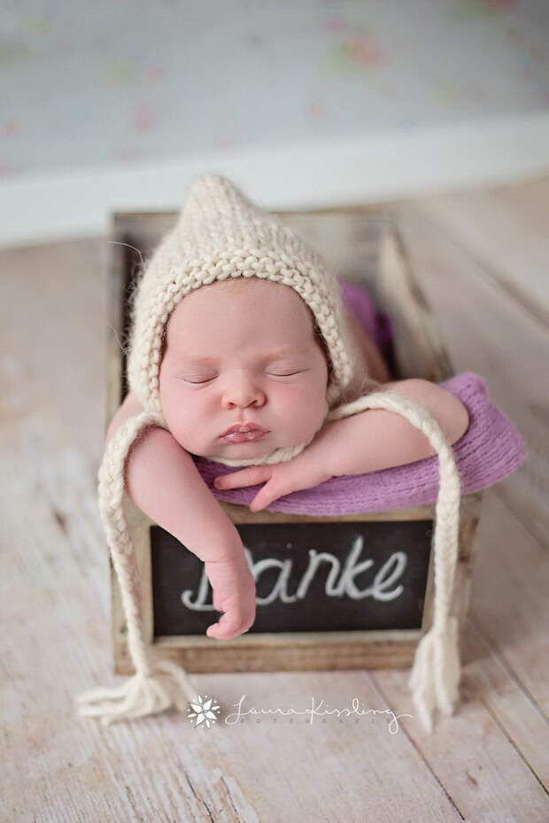 Новорожденные малыши в фотографиях Laura Kissling