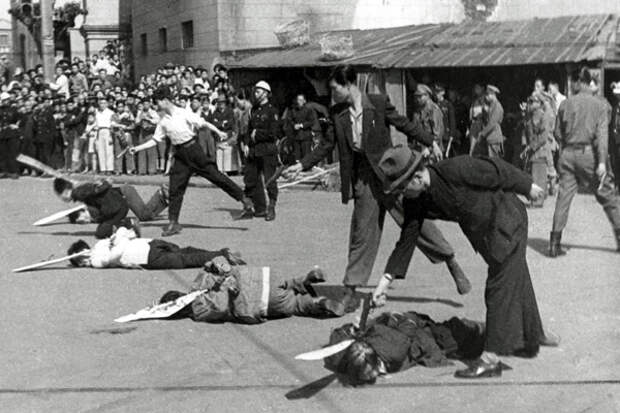 Казнь коммунистов в Шанхае во время гражданской войны в Китае, 1948 год. Фото: Paul Popper / Popperfoto / Getty Images / Fotobank.ru