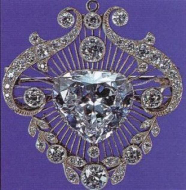 Огранненый в форме сердца алмаз Куллинан V