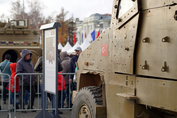 Более 40 тыс. человек посетили выставку трофейной техники НАТО в первый день работы в Самаре