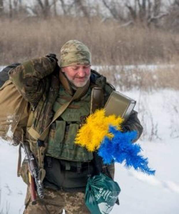 Отдельный украинский. Автомат укроп. Автомат укроп украинский. Приднестровье ватники.