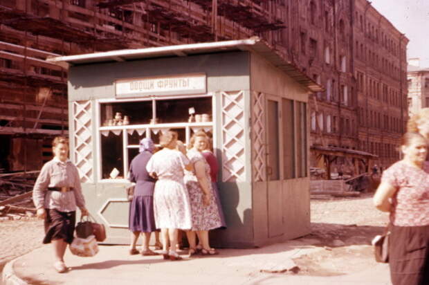 20 характерных фотографий из повседневной жизни советских людей в 1950-х – 1960-х годах